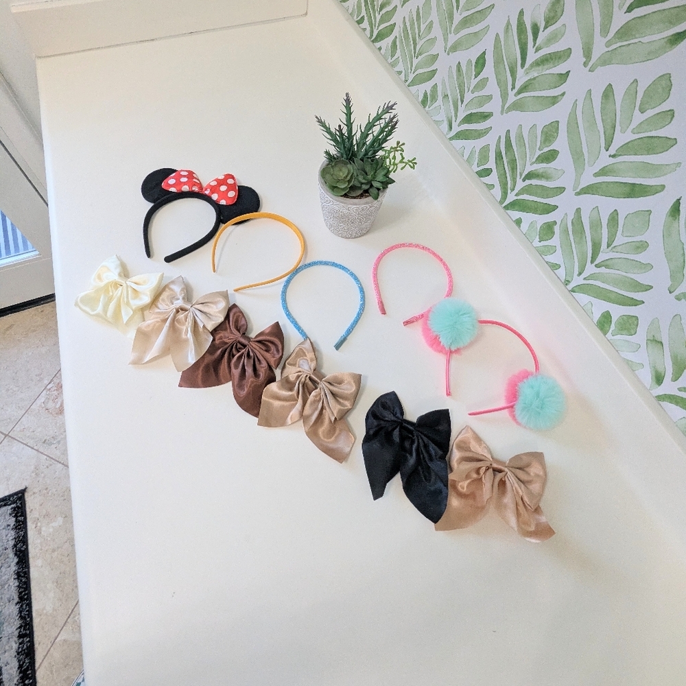 Bundle Of Girl's Bows And Headbands